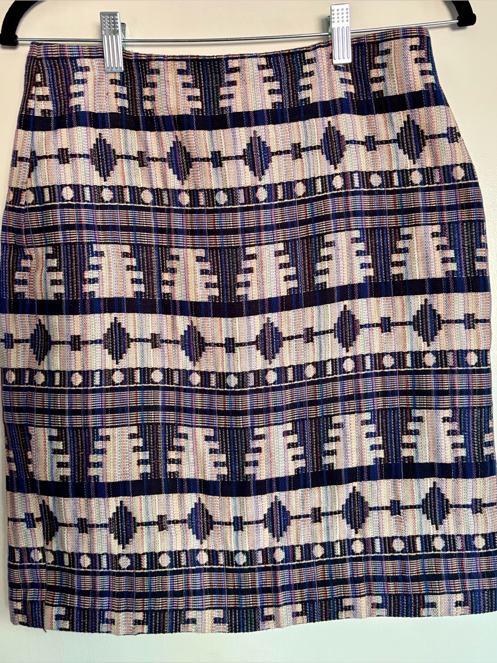 Ann Taylor Tribal Pattern Navy and Cream Pencil Skirt SZ 4